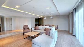 3 Bedroom Condo for rent in Phra Khanong Nuea, Bangkok near BTS Ekkamai