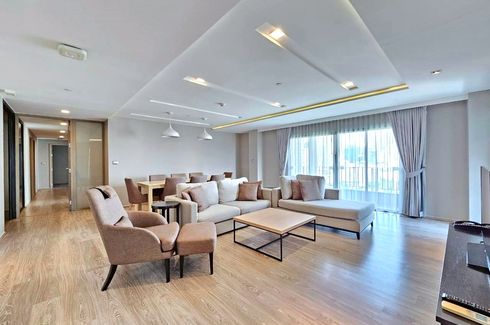 3 Bedroom Condo for rent in Phra Khanong Nuea, Bangkok near BTS Ekkamai