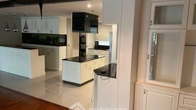 4 Bedroom Condo for sale in Baan Sathorn Condo, Thung Maha Mek, Bangkok near MRT Lumpini