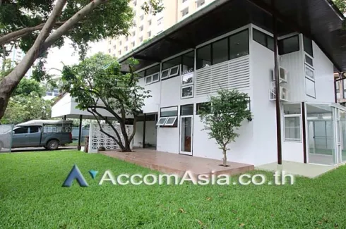 3 Bedroom House for rent in Khlong Tan Nuea, Bangkok