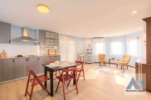 4 Bedroom House for rent in Bang Chak, Bangkok near BTS Punnawithi