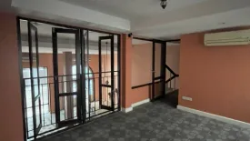 4 Bedroom House for rent in Khlong Toei Nuea, Bangkok near MRT Sukhumvit