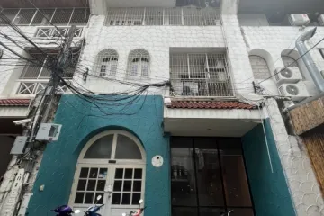 4 Bedroom House for rent in Khlong Toei Nuea, Bangkok near MRT Sukhumvit