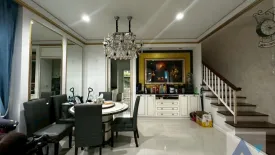 4 Bedroom Townhouse for sale in Phra Khanong Nuea, Bangkok