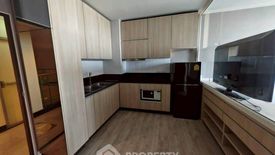 2 Bedroom Condo for rent in Sathorn House, Silom, Bangkok near BTS Surasak