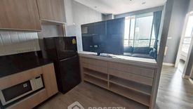 2 Bedroom Condo for rent in Sathorn House, Silom, Bangkok near BTS Surasak