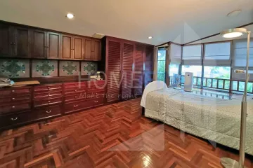 4 Bedroom Condo for sale in Khlong Tan, Bangkok near BTS Phrom Phong