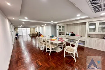 3 Bedroom Apartment for rent in Khlong Tan Nuea, Bangkok