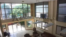 3 Bedroom House for rent in Khlong Tan Nuea, Bangkok