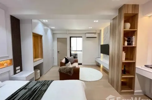 1 Bedroom Condo for sale in Srithana Condominium 1, Suthep, Chiang Mai