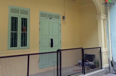 3 Bedroom Townhouse for rent in Si Phraya, Bangkok near BTS Surasak