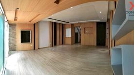 2 Bedroom Townhouse for rent in Khlong Tan Nuea, Bangkok