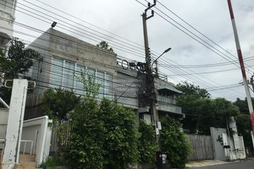 7 Bedroom Townhouse for rent in Bang Chak, Bangkok