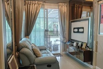 3 Bedroom Townhouse for sale in Khlong Kum, Bangkok
