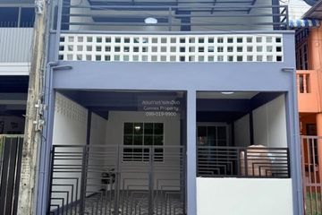 3 Bedroom Townhouse for sale in Tha Raeng, Bangkok