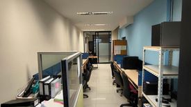 1 Bedroom Townhouse for sale in Sam Sen Nok, Bangkok