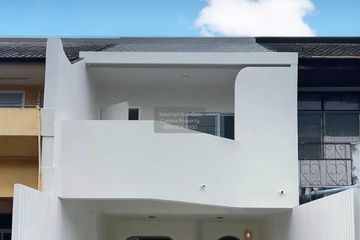 2 Bedroom Townhouse for sale in Bang Chak, Bangkok
