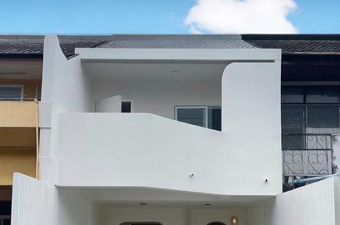 2 Bedroom Townhouse for sale in Bang Chak, Bangkok