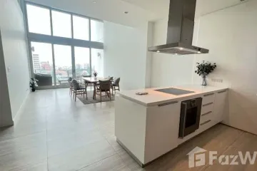 2 Bedroom Condo for rent in 185 Rajadamri, Lumpini, Bangkok near BTS Ratchadamri