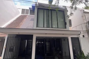 4 Bedroom Townhouse for sale in Khlong Tan Nuea, Bangkok near BTS Phrom Phong