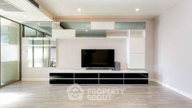 1 Bedroom Condo for sale in The Room Sathorn - TanonPun, Silom, Bangkok near BTS Surasak