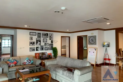 3 Bedroom Apartment for rent in Khlong Toei Nuea, Bangkok near MRT Sukhumvit