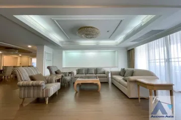 4 Bedroom Condo for rent in Oriental Towers, Khlong Tan Nuea, Bangkok near BTS Thong Lo