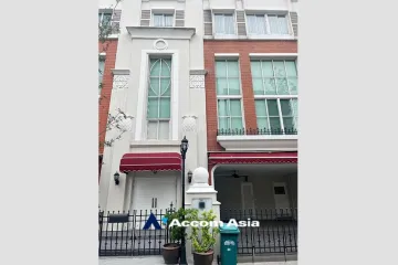 5 Bedroom House for rent in Khlong Tan Nuea, Bangkok