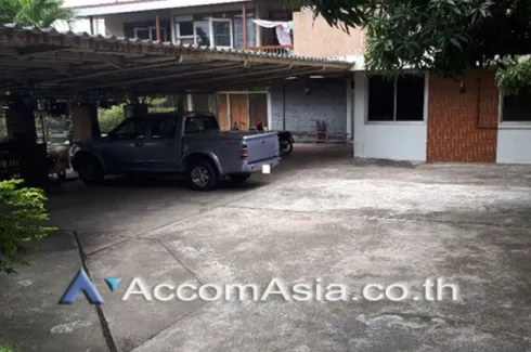 6 Bedroom House for rent in Phra Khanong, Bangkok near BTS Ekkamai