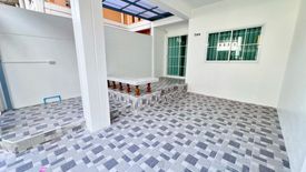 3 Bedroom Townhouse for sale in Bodinthraraksa 4, Tha Raeng, Bangkok