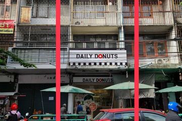 2 Bedroom Townhouse for sale in Thanon Nakhon Chai Si, Bangkok