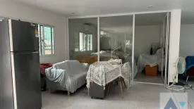 Townhouse for rent in Thung Maha Mek, Bangkok
