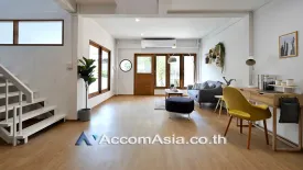 3 Bedroom House for sale in Khlong Tan Nuea, Bangkok