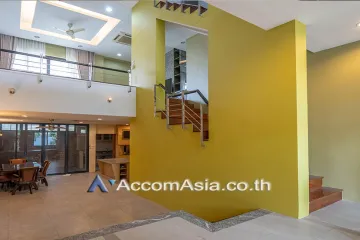 3 Bedroom House for rent in Phra Khanong Nuea, Bangkok
