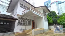 3 Bedroom House for rent in Khlong Toei Nuea, Bangkok near MRT Sukhumvit