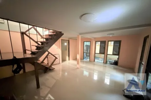 6 Bedroom House for rent in Thung Wat Don, Bangkok near BTS Saphan Taksin