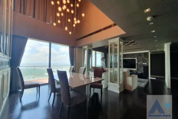 3 Bedroom Condo for sale in Bang Phong Pang, Bangkok