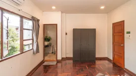 5 Bedroom House for rent in Khlong Tan Nuea, Bangkok