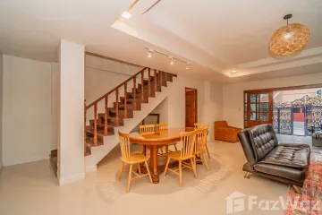5 Bedroom House for rent in Khlong Tan Nuea, Bangkok