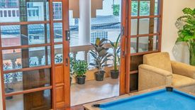 5 Bedroom Townhouse for rent in Khlong Tan Nuea, Bangkok