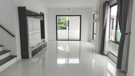 3 Bedroom House for sale in Samae Dam, Bangkok
