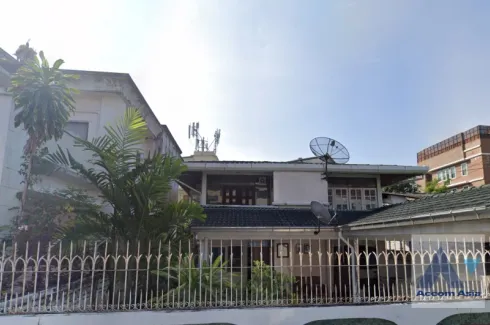 4 Bedroom House for sale in Phra Khanong Nuea, Bangkok