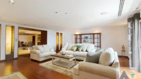 3 Bedroom Condo for sale in Kallista Mansion, Khlong Toei Nuea, Bangkok near BTS Nana