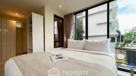 2 Bedroom Condo for rent in SOCIO Reference 61, Khlong Tan Nuea, Bangkok near BTS Ekkamai