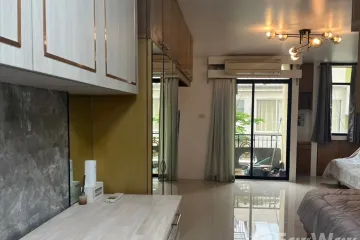 Condo for rent in Pipat Place, Silom, Bangkok near BTS Chong Nonsi