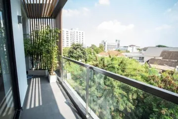 5 Bedroom Villa for sale in Phra Khanong Nuea, Bangkok