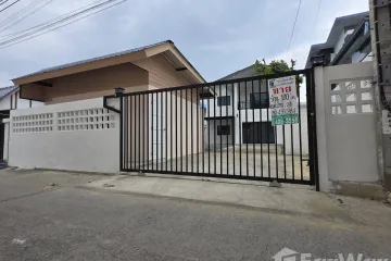 4 Bedroom House for sale in Sao Thong Hin, Nonthaburi near MRT Talad Bang Yai