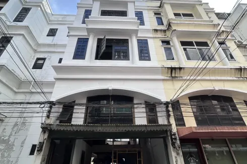 5 Bedroom Townhouse for rent in Khlong Tan Nuea, Bangkok