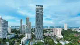 2 Bedroom Condo for sale in Arom Wongamat, Na Kluea, Chonburi