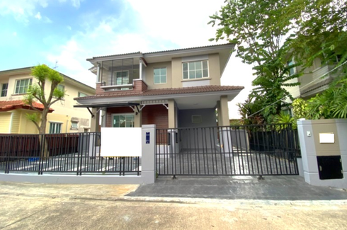 3 Bedroom House for sale in Parichart Suwinthawong, Lam Pla Thio, Bangkok